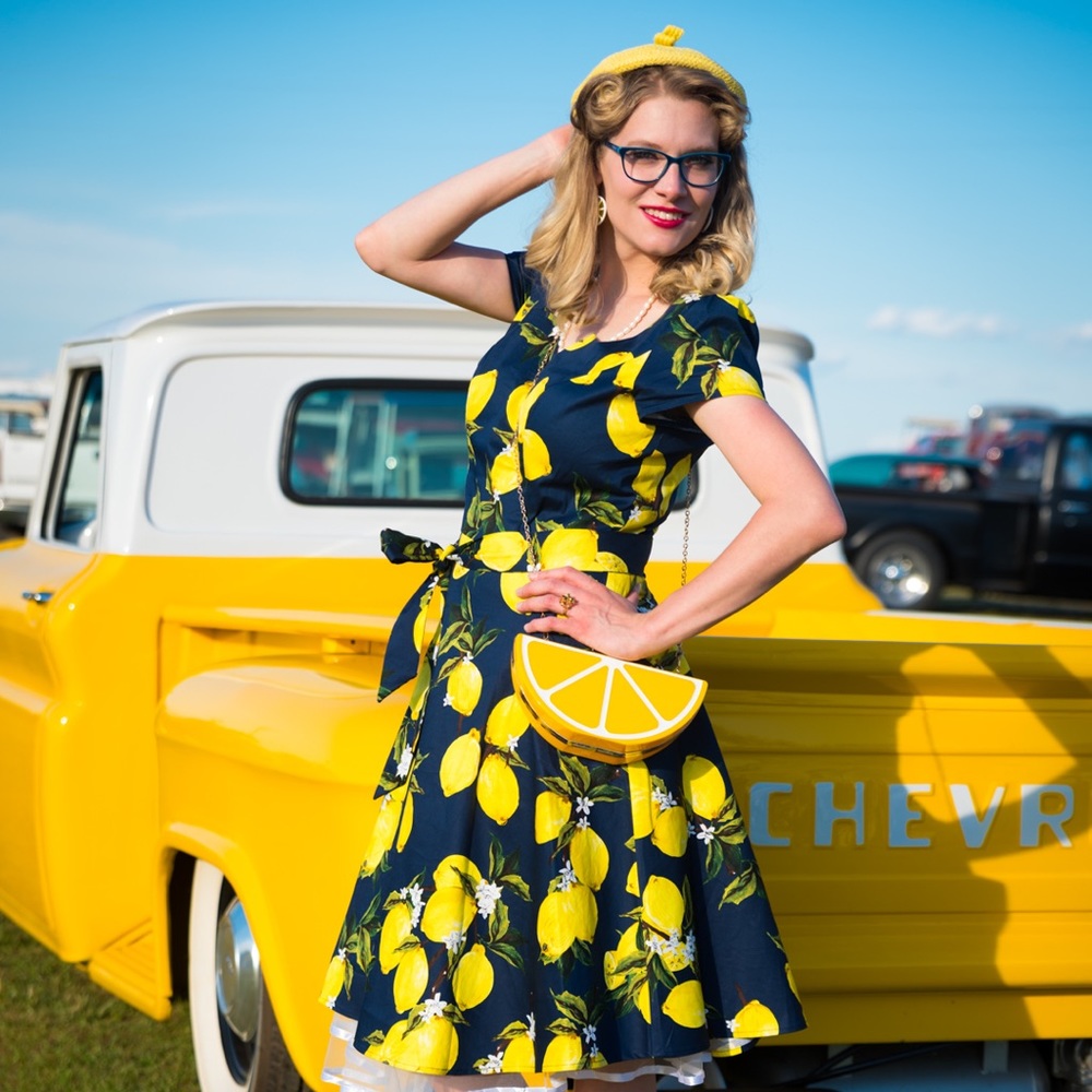 I love modeling vintage & modern styles. 🥰